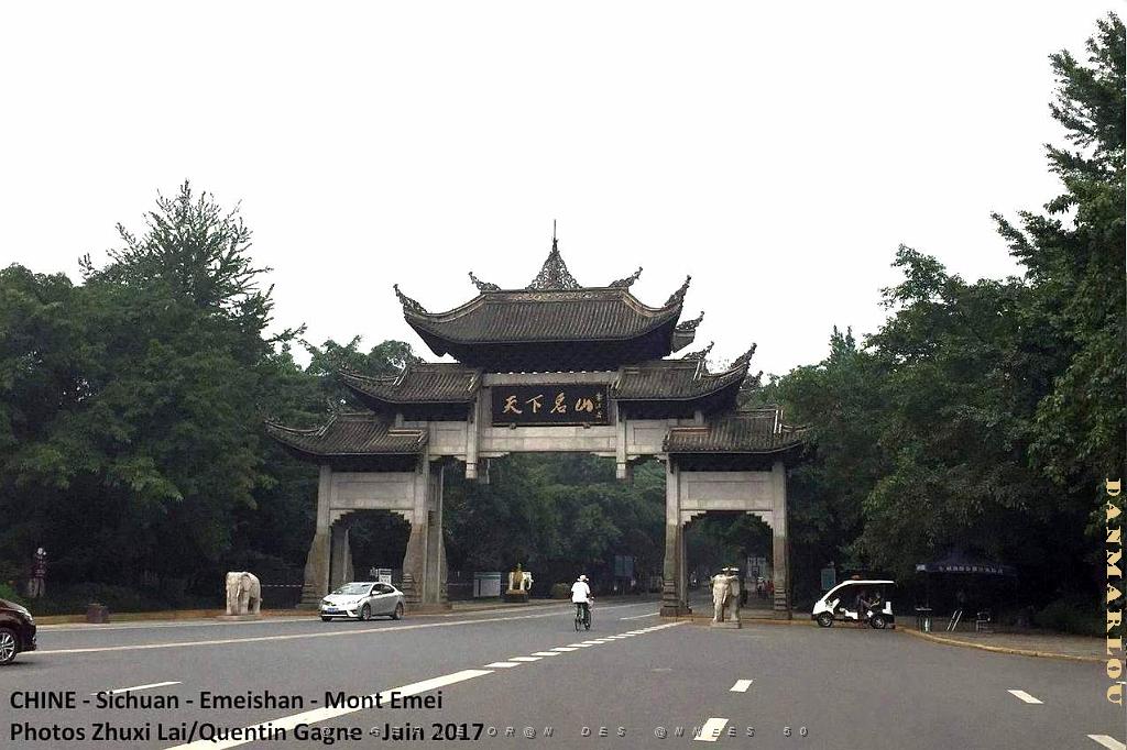 Emeishan 003.JPG